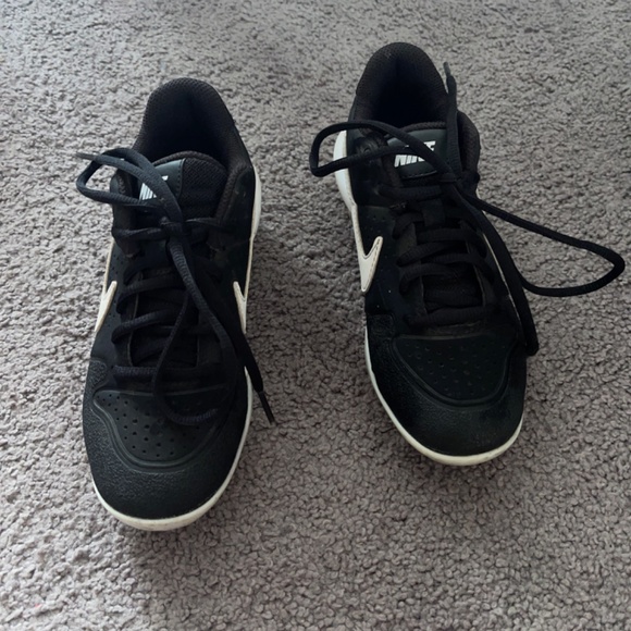 Nike youth cleats - Picture 3 of 9